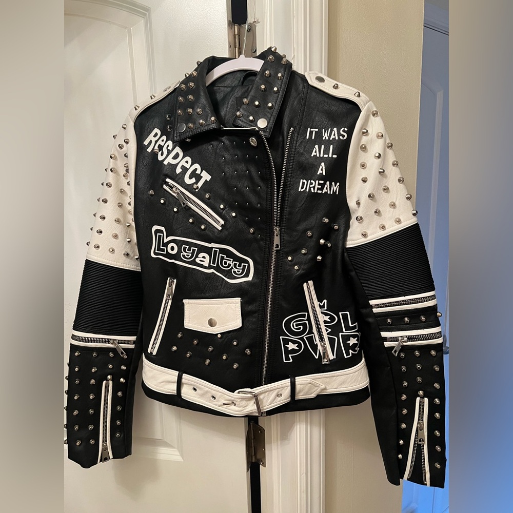 Red Fox Studded Black and White Women's Jacket size small . New with tags